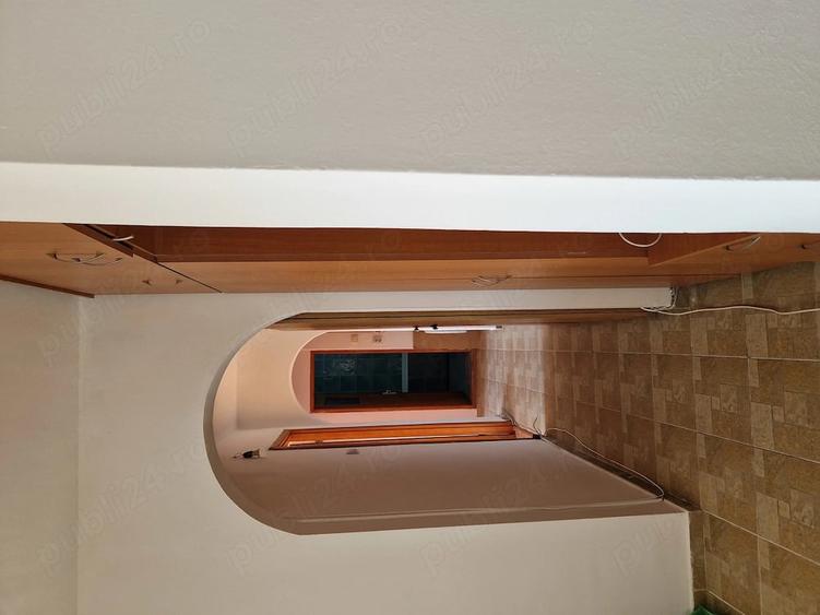 Apartament cu 3 camere decomandat în Micro 12