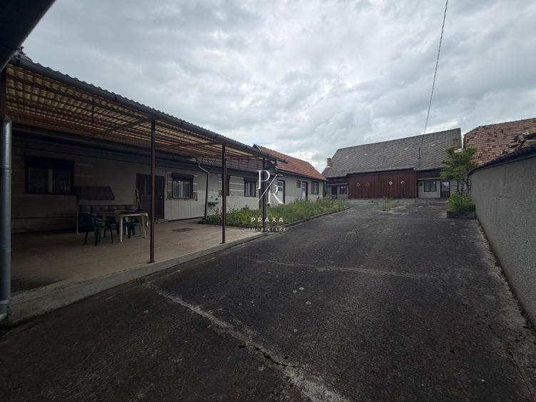 Casă individuală cu 30 camere cu Canalizare în Izvoru Crișului