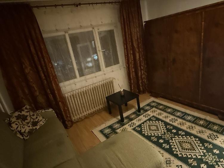 Garsonieră decomandată în Brâncoveanu