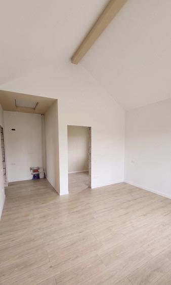 Apartament cu 2 camere decomandat în Zamora