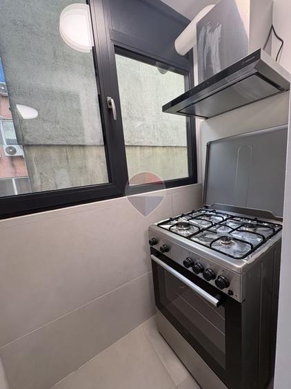 Apartament cu 3 camere decomandat, mobilat în Tomis Nord