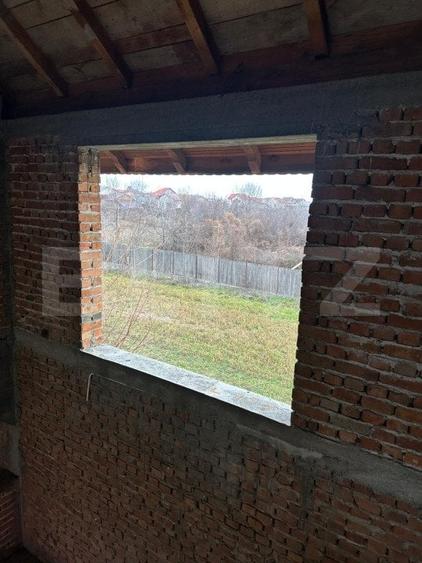 Casă individuală cu 10 camere cu Teren 1400 Mp în Exterior Sud