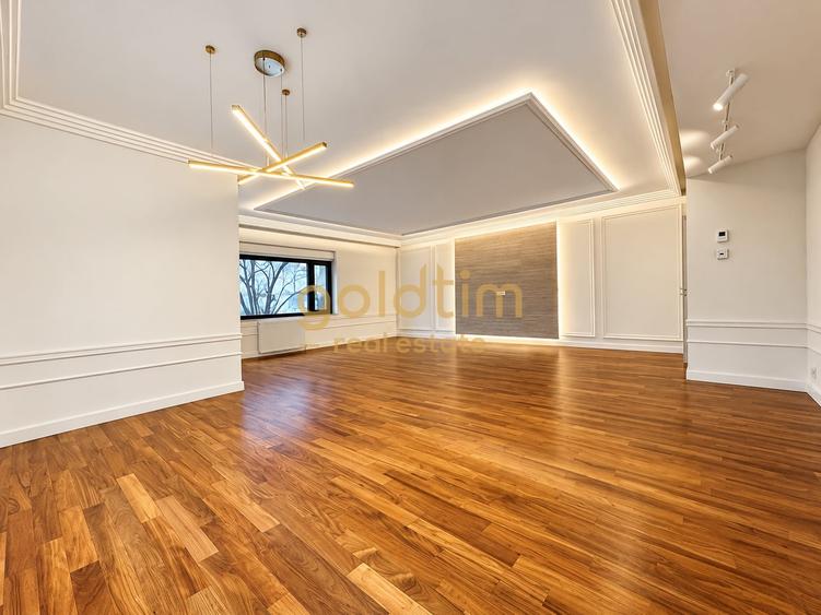 Apartament cu 4 camere decomandat, mobilat în Capitale
