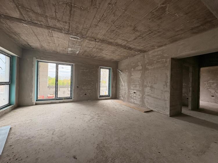 Apartament cu 2 camere decomandat în Splaiul Unirii