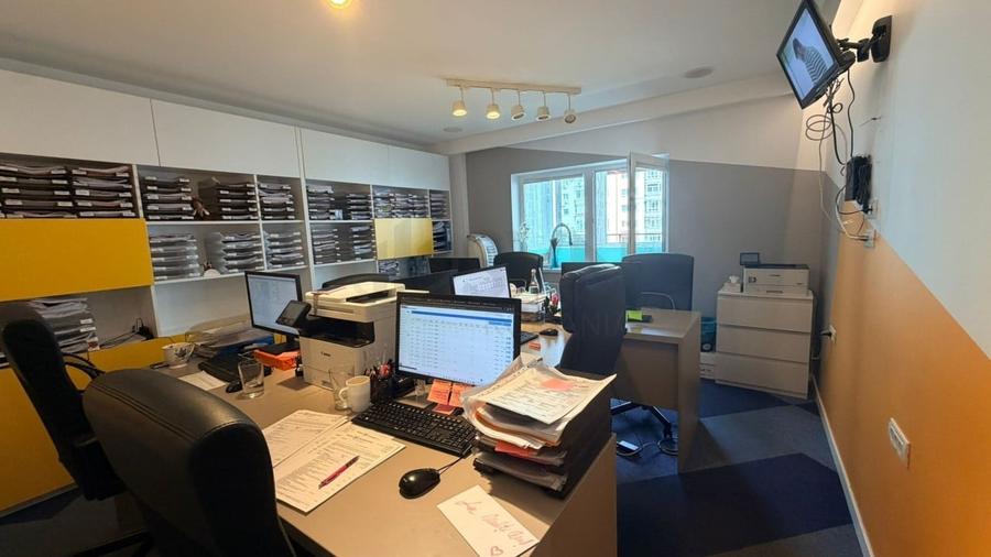 Apartament cu 3 camere decomandat în Băneasa