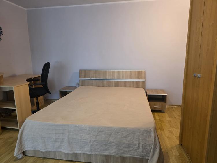 Garsonieră decomandată, mobilată în Dristor