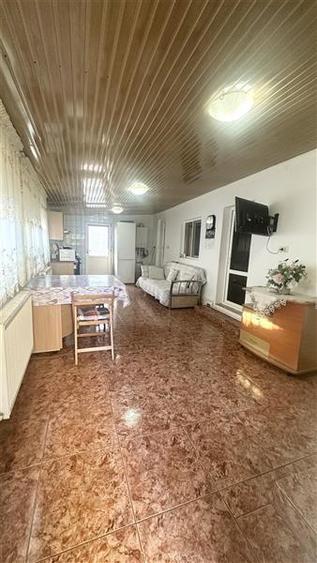 Casă individuală cu 4 camere cu Canalizare în Coiciu