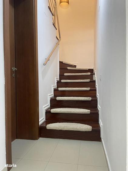 Casă cu 4 camere cu Teren 200 Mp în Central