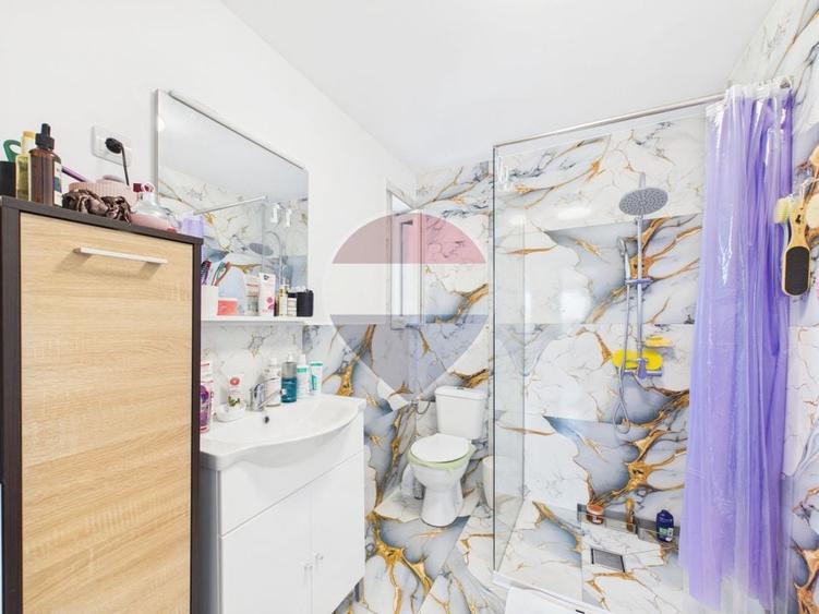 Duplex cu 4 camere cu Teren 250 Mp în Domnești