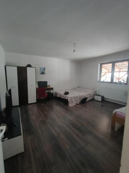Casă cu 3 camere cu Teren 800 Mp în Central