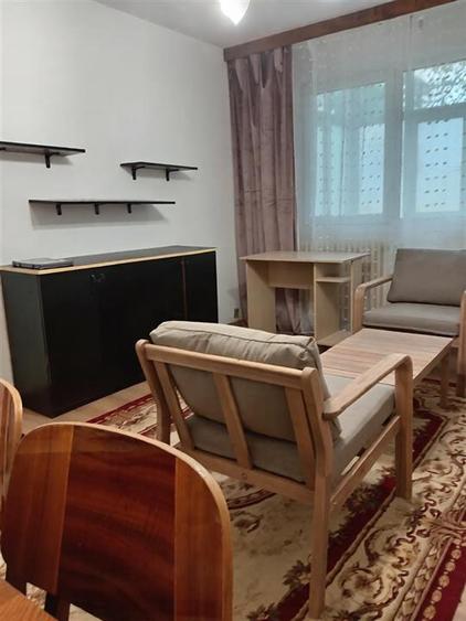 Apartament cu 2 camere nedecomandat, mobilat în Podu Roș