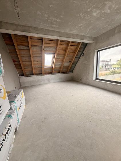 Duplex cu 4 camere cu Canalizare în Dumbrăvița