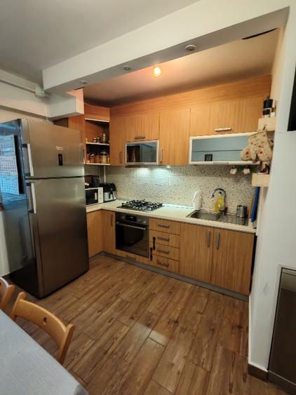 Apartament 2 camere decomandat - zona Democratiei - 3