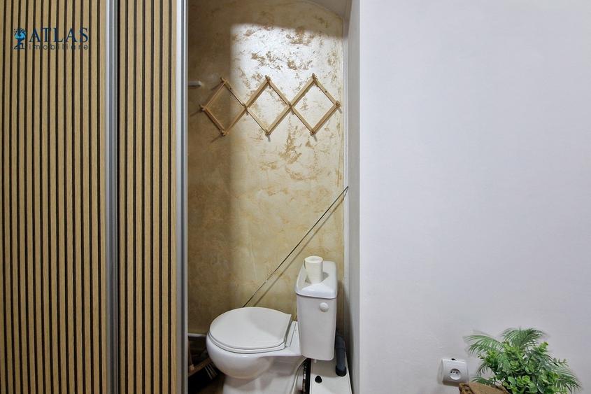 Centrul Istoric, str. Republicii, 1 camera, beci, destinatie birou, comision 0% - 4