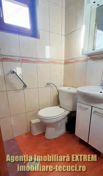 Vila cu 8 camere si 700 mp in com. Matca, jud. Galati - 2