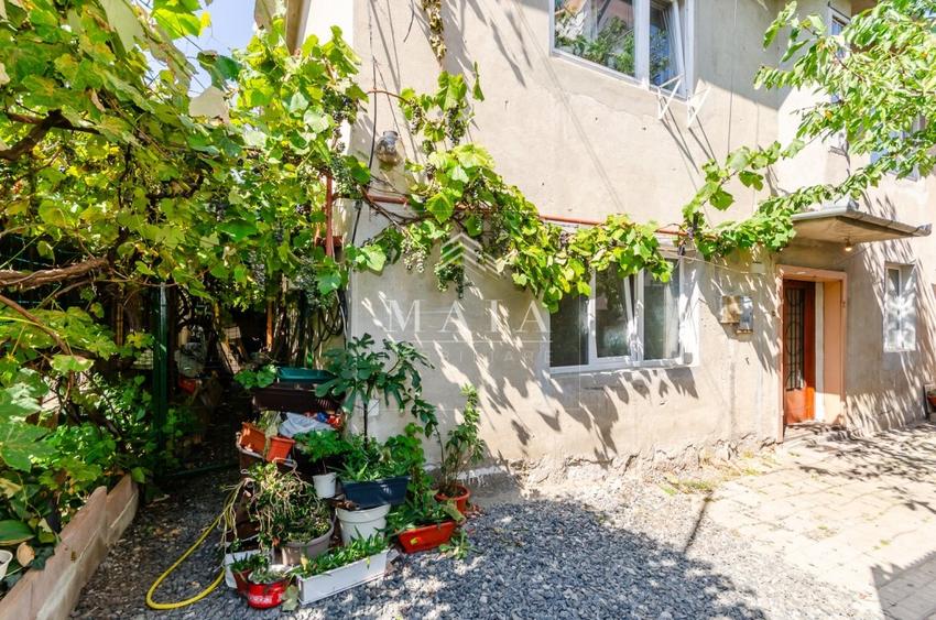 Apartament la casa, 93 mp, curte 31 mp,  Strand-Sub Arini - 1