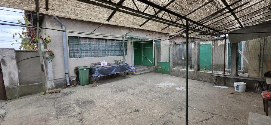 Casă cu 3 camere cu Teren 1600 Mp în Exterior Vest
