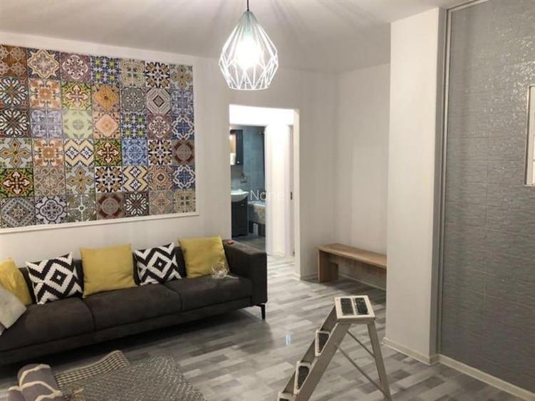 Apartament cu 3 camere semidecomandat, mobilat în Andrei Mureșanu