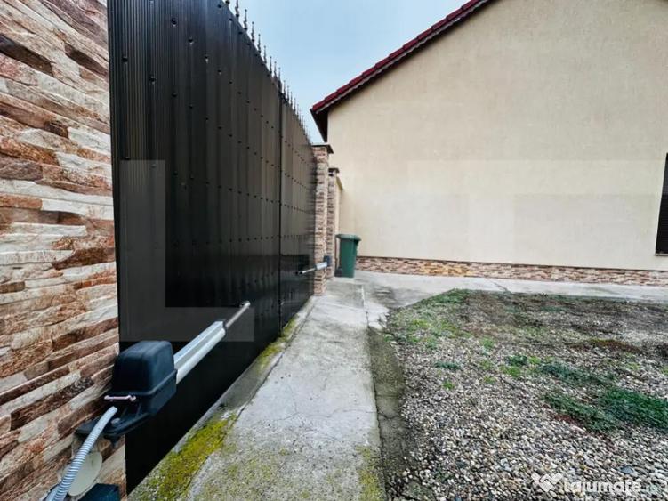 Casa spatioasa cu 5 dormitoare, doua bucatarii si teren de 1 - 6