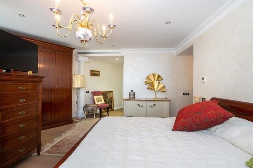 DISPONIBIL IMEDIAT 7 CAMERE, 6 GARAJE -COMPLEX CORTINA RESIDENCE! - 6