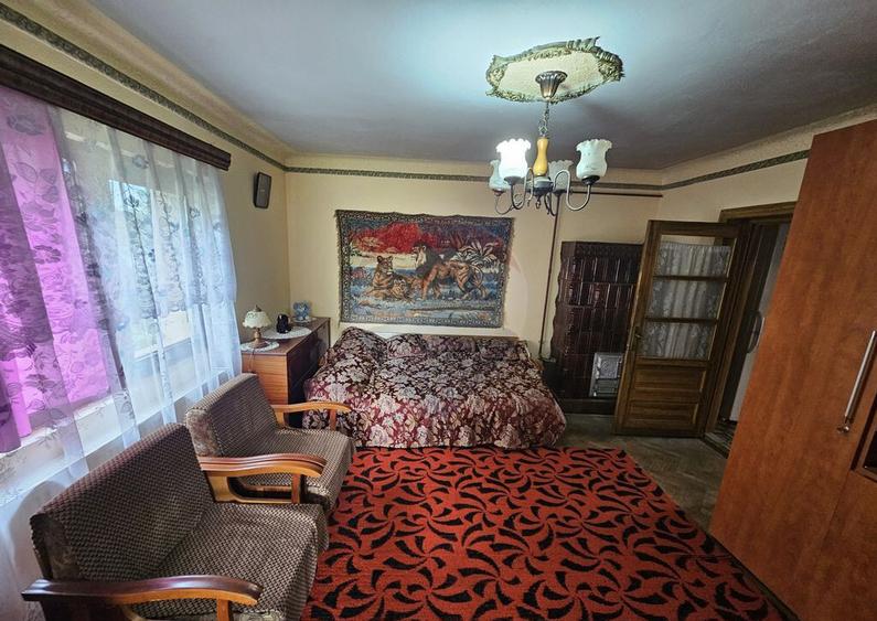 1/2 - Casa de vanzare + teren 472 mp - 7