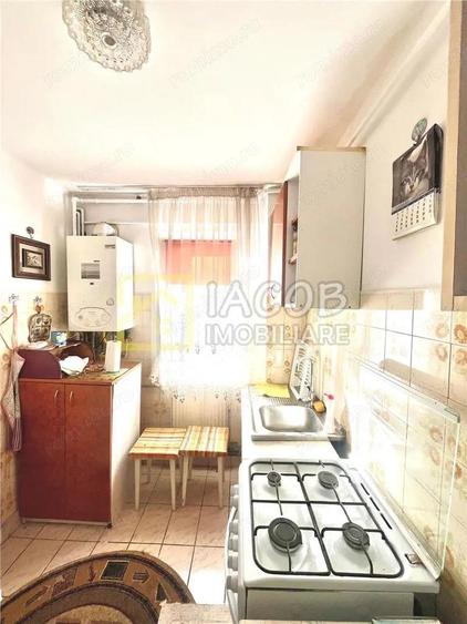 Apartament cu doua camere semidecomandate, zona Aviatori, Bacau - 5