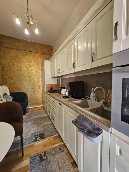 Apartament 4 camere,decomandat,etaj 1,zona Inspectoratul Scolar - 17