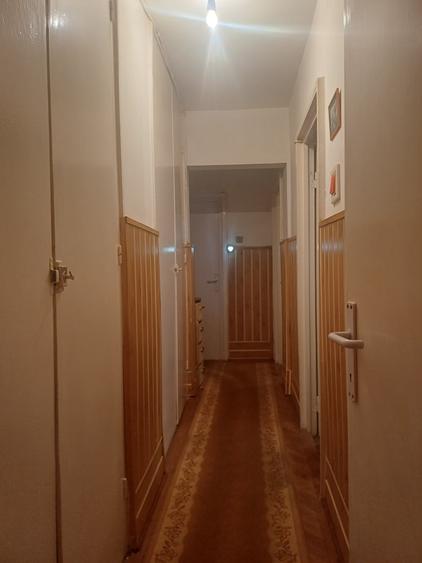 Apartament cu 4 camere semidecomandat în Vasile Aaron