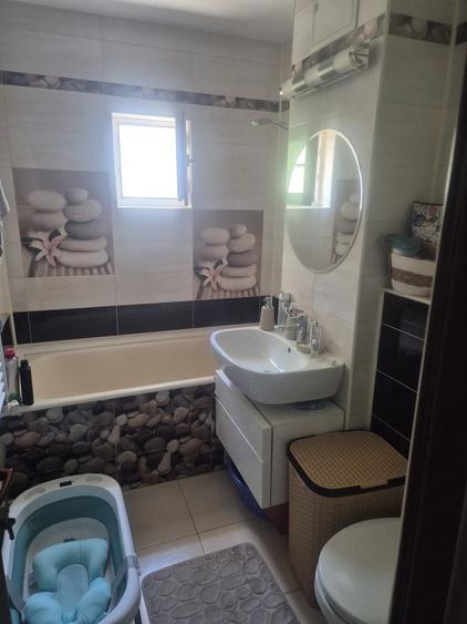 Vand apartamet 3 camere decomandat, zona Nae Leonard - 8