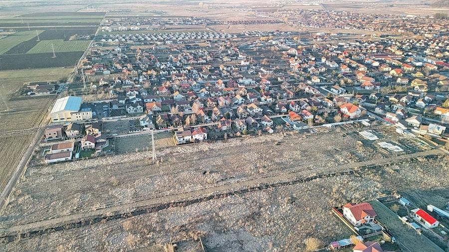 Teren intravilan cu Autorizatie de Construire - 18