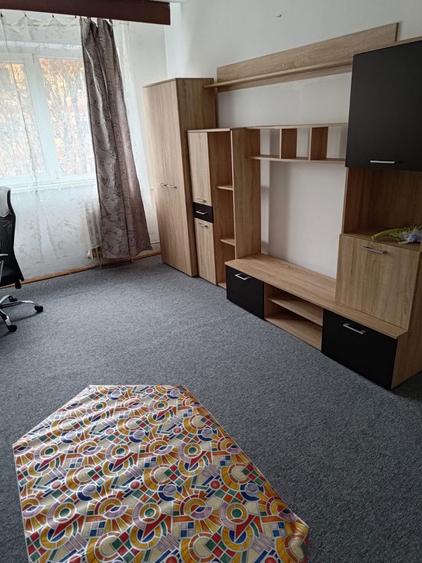 Propietar- Inchiriez Apartament cu 3 camere zona Dacia - 3