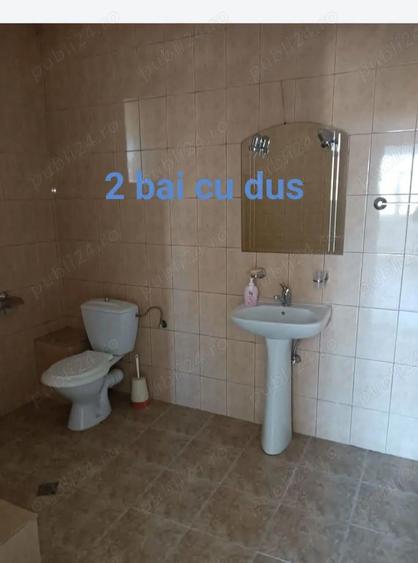 Casa mare Parter+etaj+pod piscina curte mare - 1