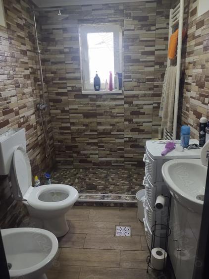 Casa de vanzare cartier Pipirig - 2