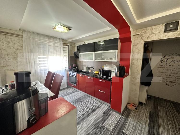 Apartament 3 camere, 68 mp, zona Dezrobirii - 9