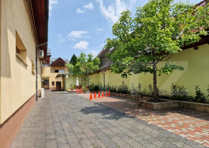 Casa deosebita individuala cu spatiu comercial ,se vand imp - 23