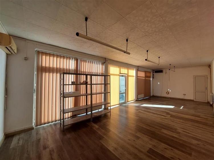 Spatiu de inchiriat in apropiere de aeroport si de autostrada! - 1