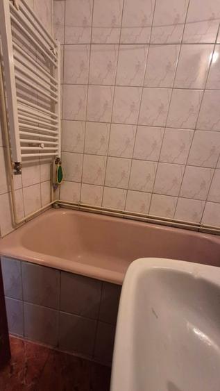 Garsoniera cu o camera confort 1 cu balcon mare si mobilata . - 2