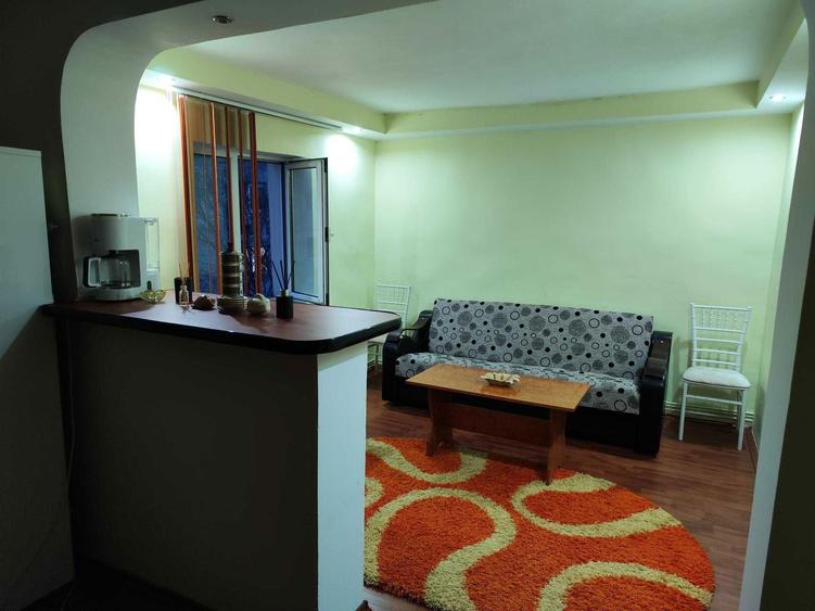 Inchiriez apartament 2 camere, zona linistita - 1