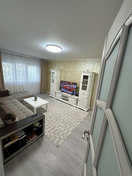 Apartament 2 cam gara et 3 , renovat ! - 1