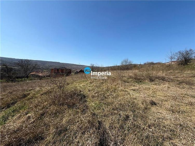 Teren Construcții intravilan de 500 mp, în Goruni