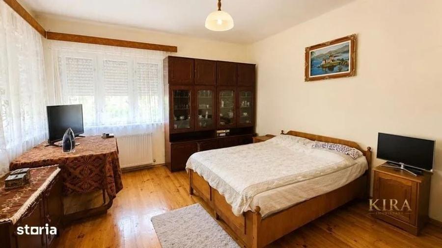 Casă cu 4 camere decomandat cu Teren 700 Mp în Central