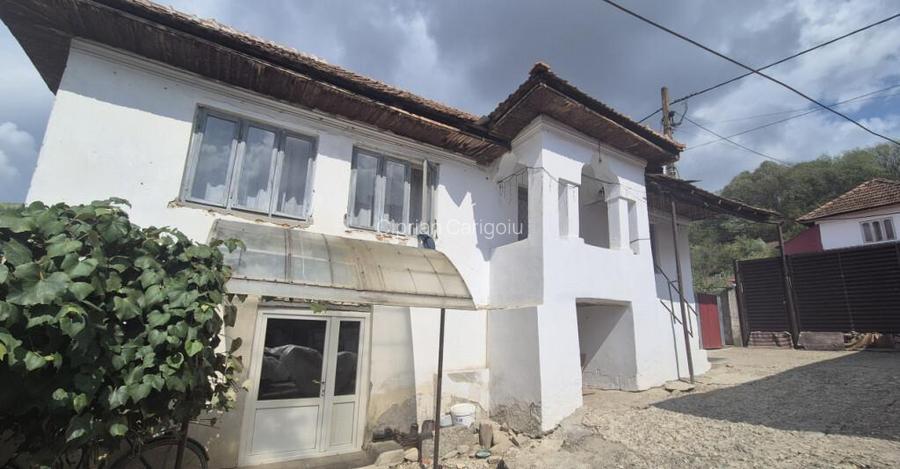 Casa tradi?ionala in Benge?ti-Ciocadia, str. Linia Mar