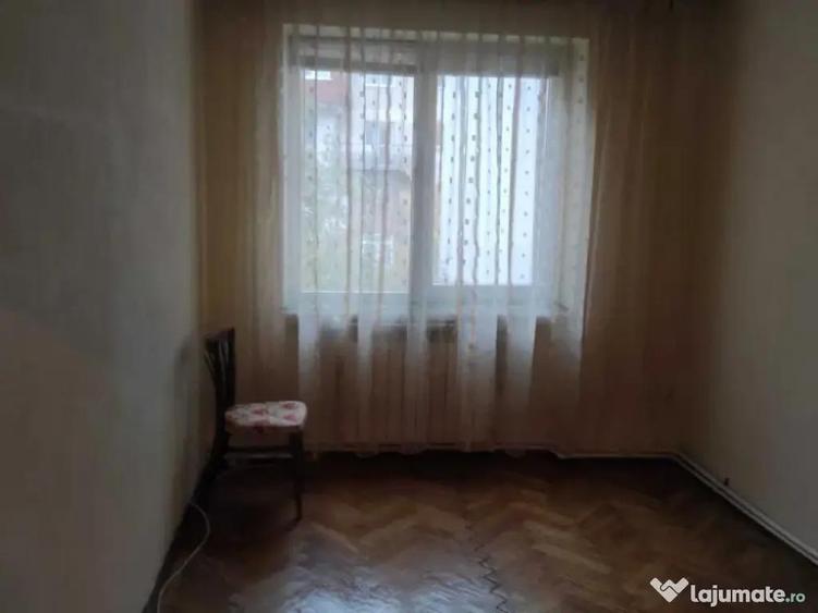 Apartament cu 3 Camere Decomandate Zona George Enescu - 1