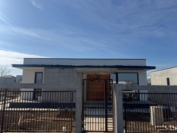 Vila Individuala in still INDUSTRIAL 500mp CURTE - 3