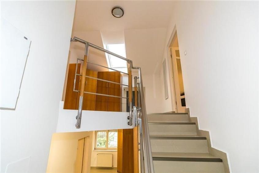 Resedinta distincta,panorama urbana, amplasare de top,Zarnesti,Brasov - 30