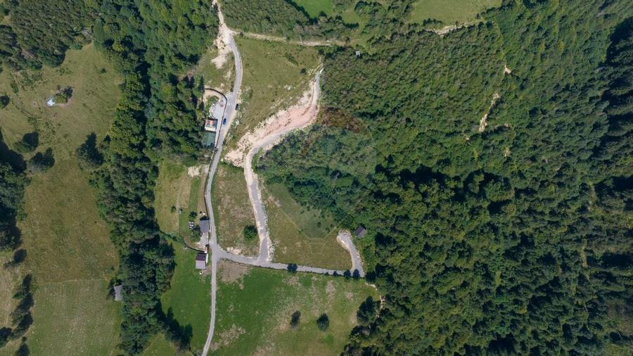 Teren Panoramic in Bran - Vedere spre Bucegi & Piatra Craiului - 14