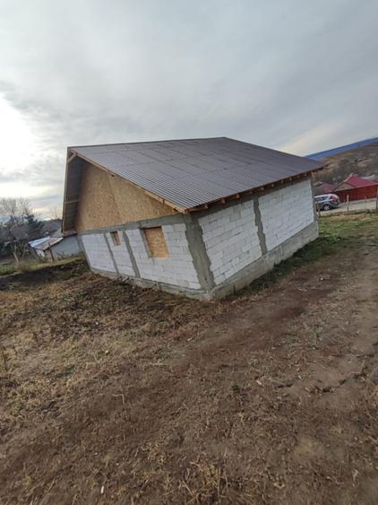 Casa noua la rosu - 2