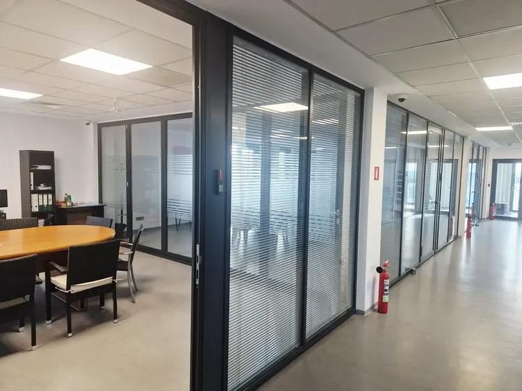 Spatiu industrial, birouri si teren de vanzare, situate intre DNCB - A2 si A0 - 7