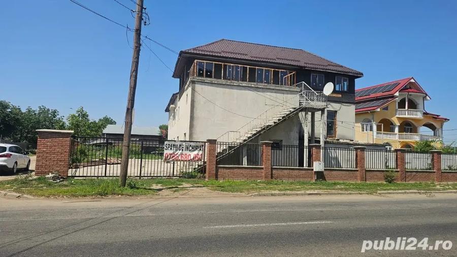 Cladire spatiu comercial - 2