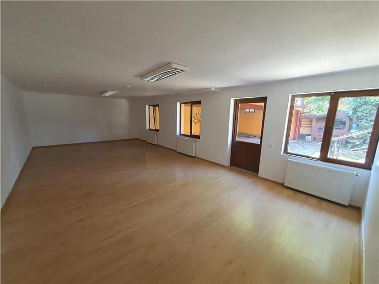 Vilă Spațioasă cu Potențial Multiplu ?n Zona Terezian Sibiu - 15